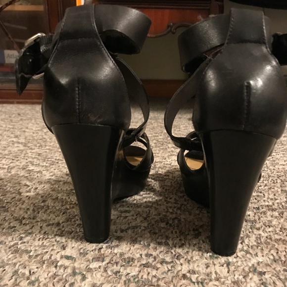 Black wedge heels - Picture 3 of 3